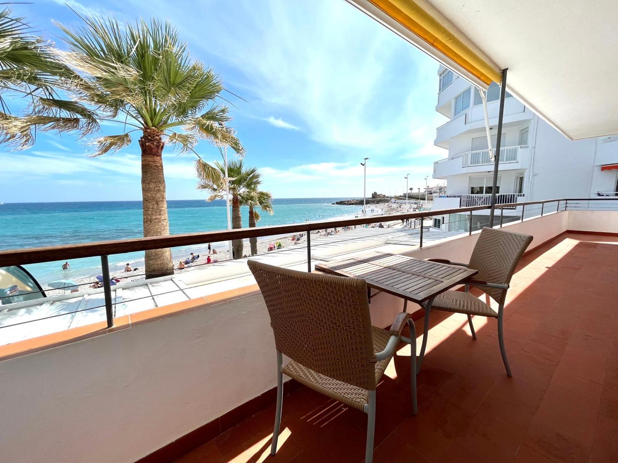 Apartamentos Playa Torrecilla เนร์คา ภายนอก รูปภาพ