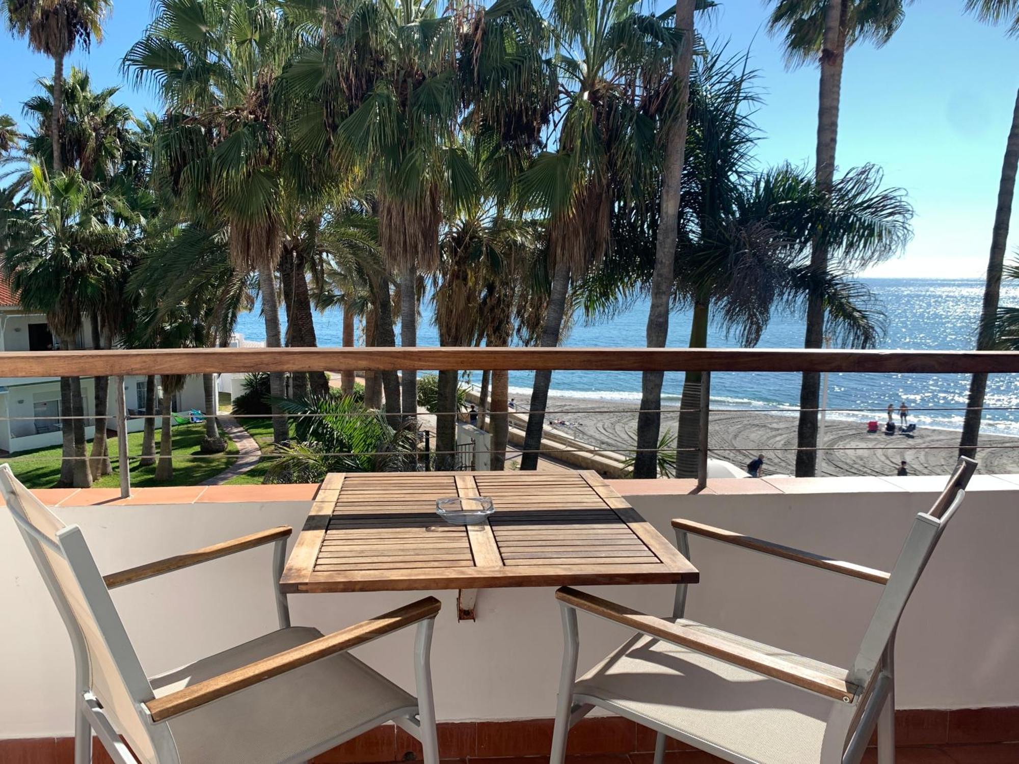 Apartamentos Playa Torrecilla เนร์คา ภายนอก รูปภาพ