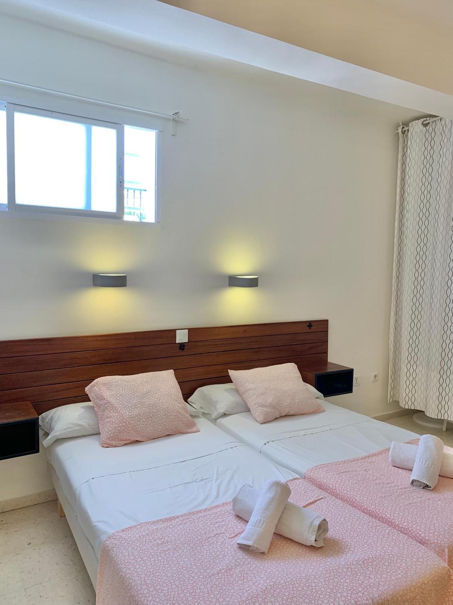Apartamentos Playa Torrecilla เนร์คา ห้อง รูปภาพ
