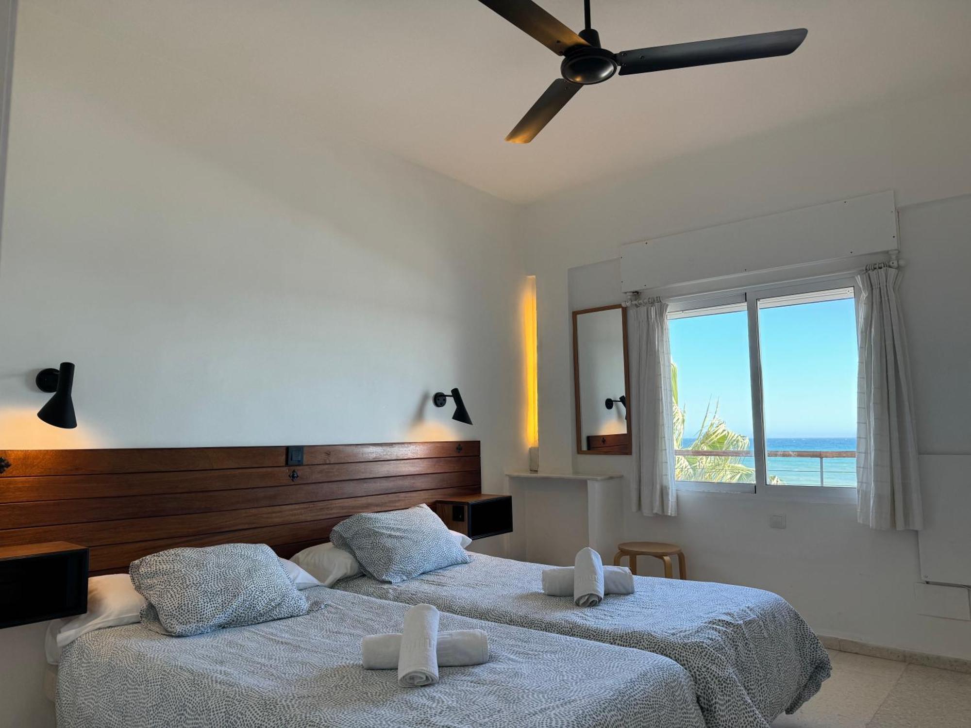Apartamentos Playa Torrecilla เนร์คา ภายนอก รูปภาพ