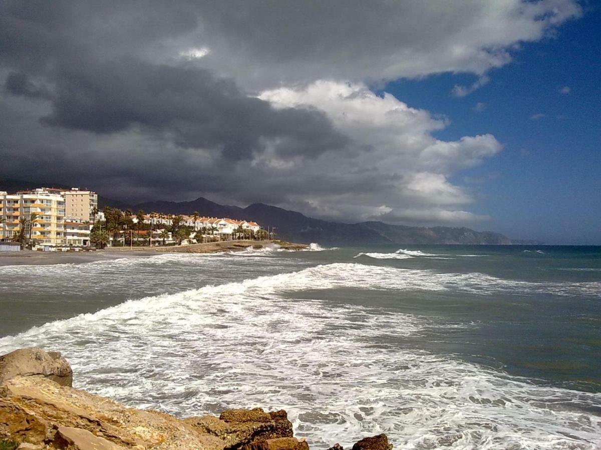 Apartamentos Playa Torrecilla เนร์คา ภายนอก รูปภาพ