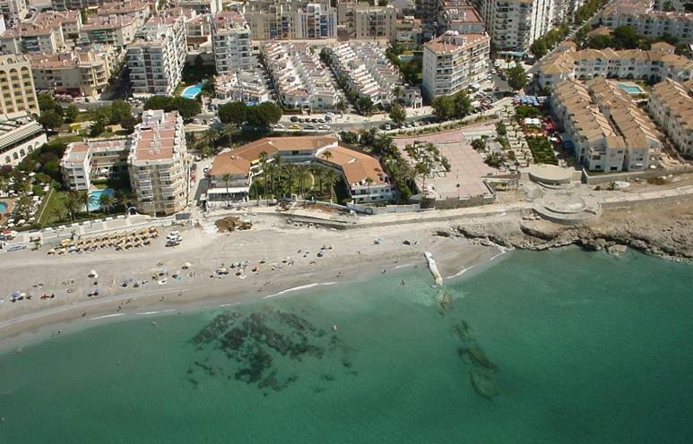 Apartamentos Playa Torrecilla เนร์คา ภายนอก รูปภาพ