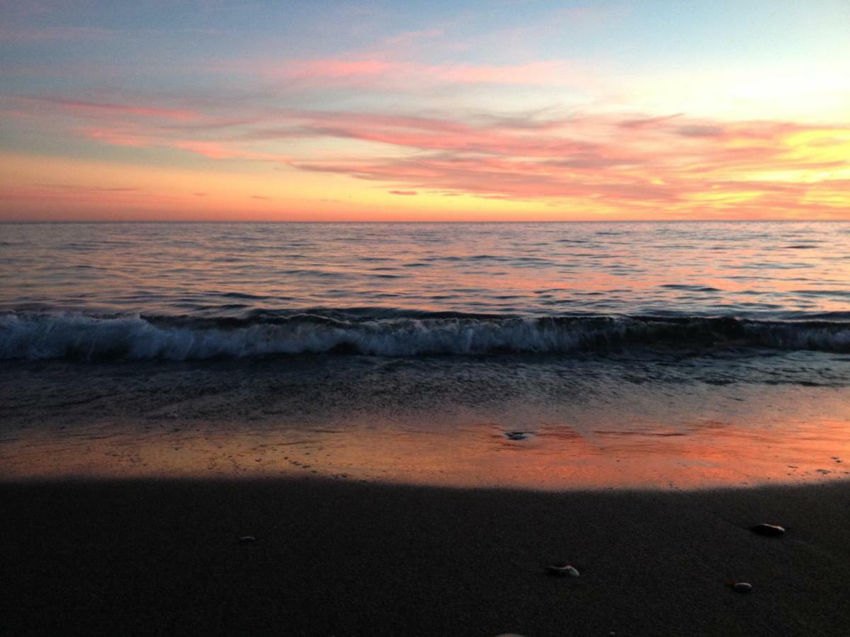 Apartamentos Playa Torrecilla เนร์คา ภายนอก รูปภาพ